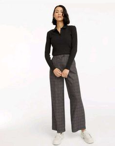 British Woman&#39;s Grey And White Plaid Trousers