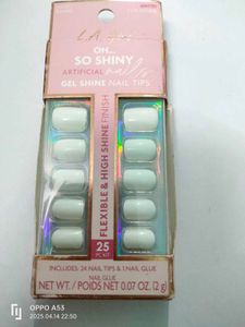 L.A. Girl Oh So Shiny Cloud Nine Nails