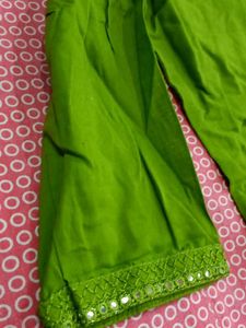 Mehndi green Kurti + Pink Leggings