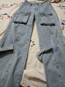 Wide Leg Cargo Jeans