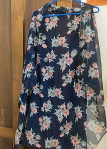 SLEEVELESS SHRUG AND DUPPATA