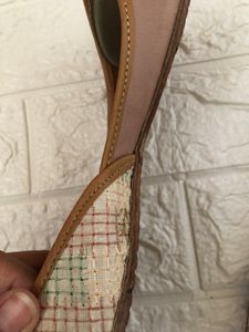 Thread Work Punjabi Juttis