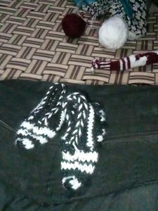 Black &amp; White Knit Beanie