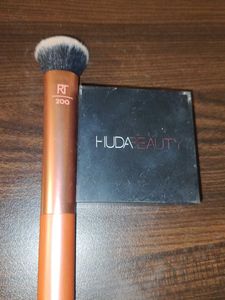 HUDA BEAUTY & RT Brush