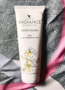 Radiance Moisturiser by Forever 🌸