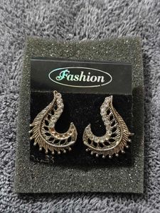 Stylish Silver-Tone Paisley Stud Earrings
