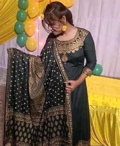 Women&#39;s Embroidered Dupatta Set