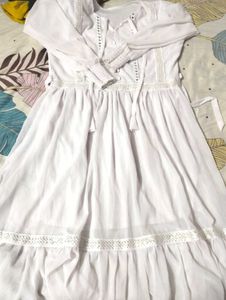 M Size White Short Kurti