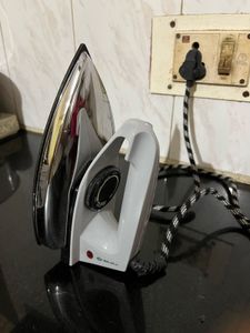 Bajaj Dry Iron
