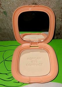 korean BTS Compact Powder - She Glow and charger