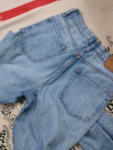 Aeropostale Ripped Mom Jeans