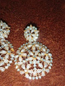 Pearl Floral Earrings