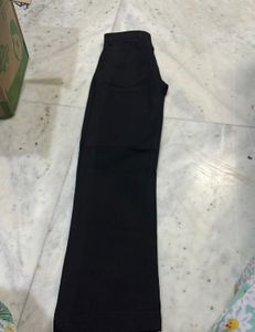 LEVIS BRAND NEW JEANS
