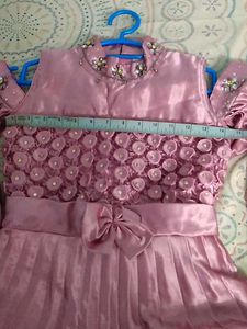 Girls&#39; Party Dress With Cold Shoulder Sleeves.