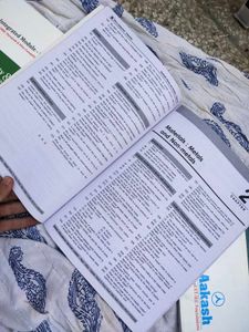 Aakash Class 8 Preparation For CBSE and Olympiads