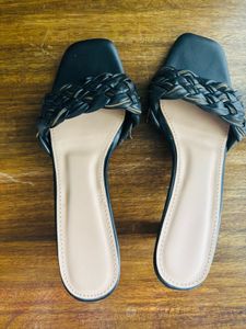 Chic Braided Black Flat Sandals