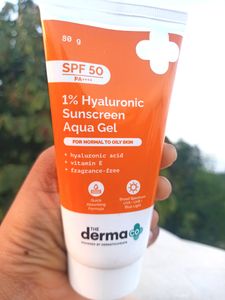 80 g ❤️ The Derma Co 1% Hyaluronic Acid Sunscreen