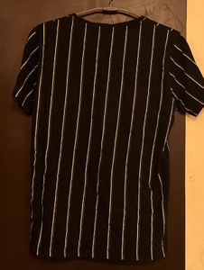 Men’s black tshirt