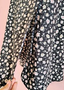 Chic Black &amp; White Floral Skirt