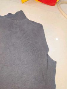 Black Sleeveless Top