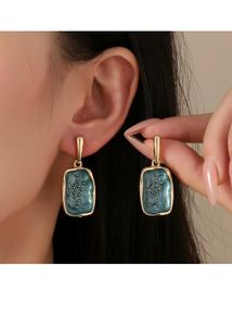 Emerald Luxury Gold Earrings