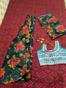 Floral Print Saree with Embroidered Blouse
