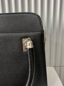 Lino Perros Handbag 👜