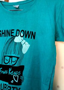 Shine Down Graphic Tee 🍃