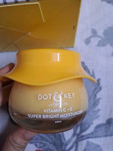 Dot &amp; Key Moisturizer