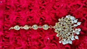 Kundan And Pearl Maang Tikka