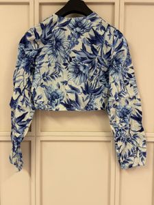 H &amp; M Floral Crop Top