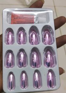 12 Pink Chrome Press-On Nails