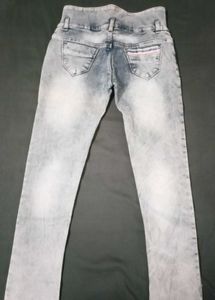 High Waisted Jeans w/ Geometric Hem Detail