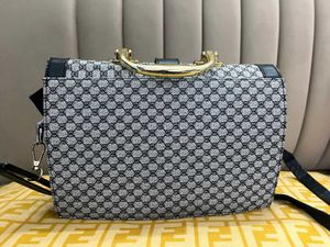 WOMENS BAG WITH SLING
