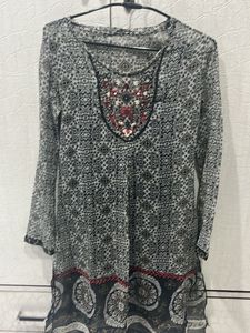 Elegant Embroidered Kurta