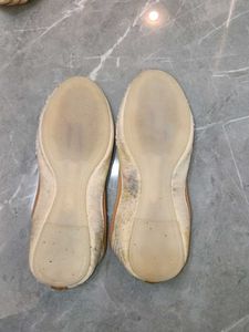 Embroidered Ethnic Jutti Flats