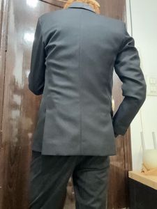 Stylish Black 2-Piece Suit