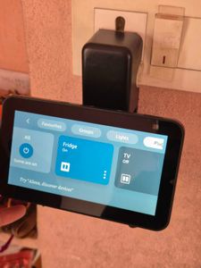 Amazon Echo Show 5 (2nd Generation) like new