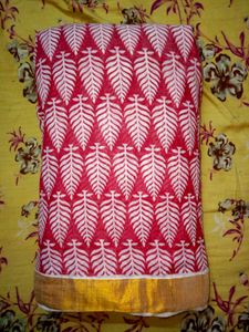 Red & White Leaf Print Saree