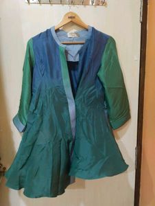 Unique Blue &amp; Green Silk Blend Top