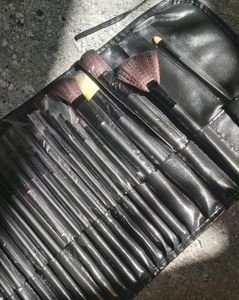 New With Tag 24 Piece Brush