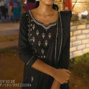 Elegant Black Embroidered Ethnic Salwar Suit..🖤🧚