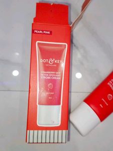 Dot &amp; Key Strobe Cream