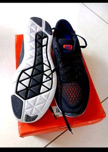 NIKE FS LITE RUN SHOES