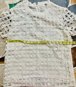 ELEGANT WHITE TOP FOR WOMEN