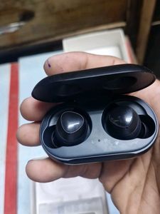 Brand New Samsung Buds Battery Problem