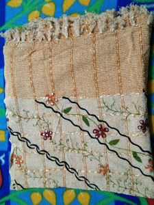 Woollen Stawls