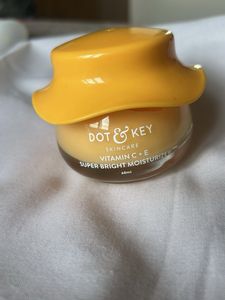 Dot &amp; Key Moisturiser