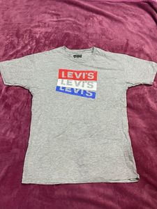 Levi's Graphic Tee
