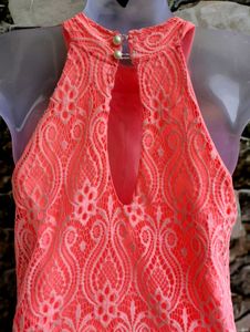 Elegant Lace Sleeveless Top